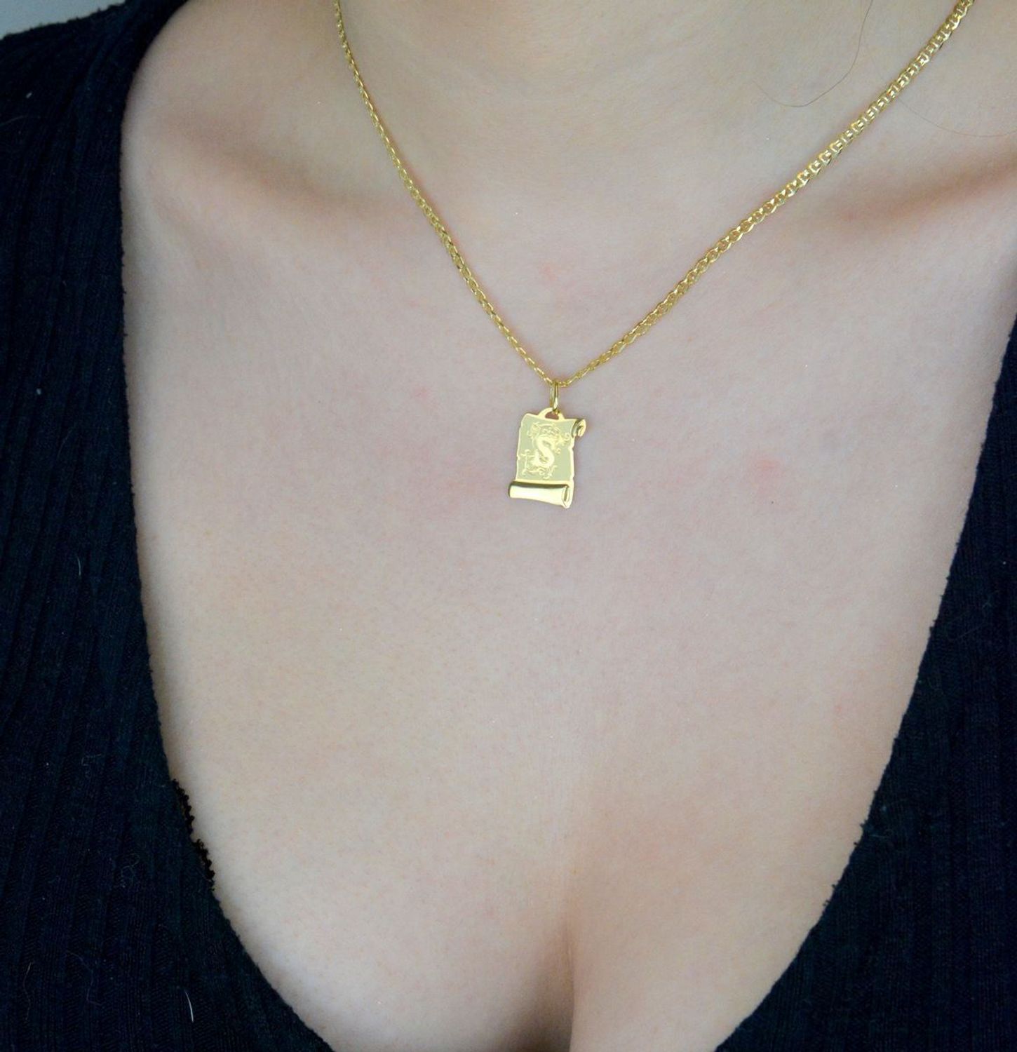 Zawieszka złota Papirus Literka S, złota literka S pr 585 ZA 2411S 585. Zawieszka złota na prezent. Zawieszka z literą. Zawieszka dla imienia. Zawieszka złota prezentowa. Złoto próby 585.1.jpg